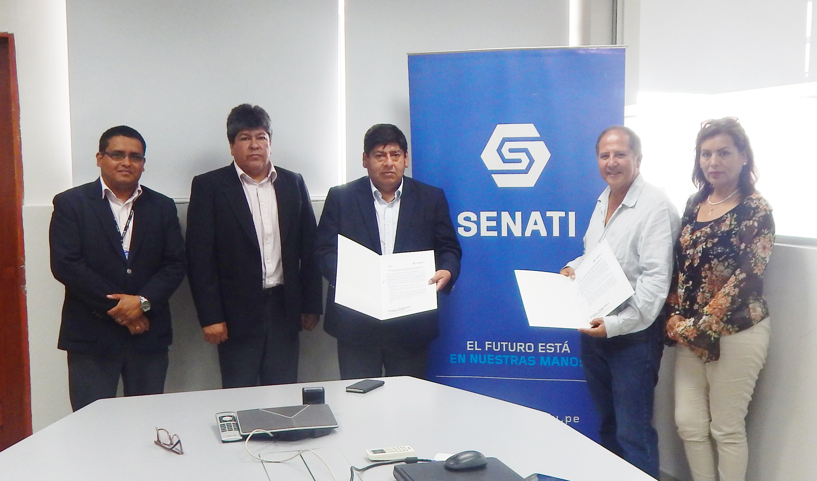 Senati y el “Centenario” firman convenio de cooperación institucional