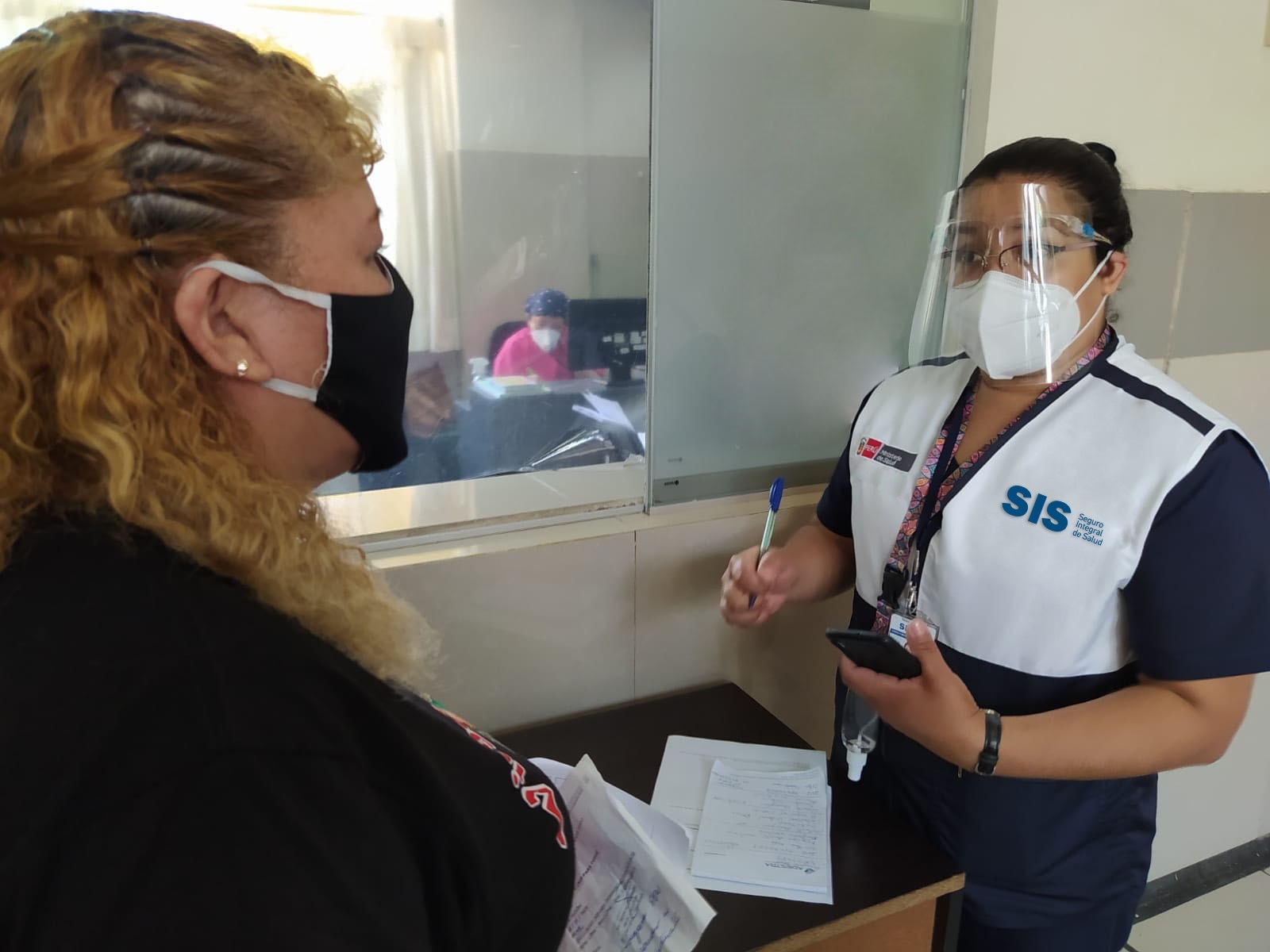 Más de 11.8 millones de mujeres afiliadas al SIS tienen su atención en salud asegurada