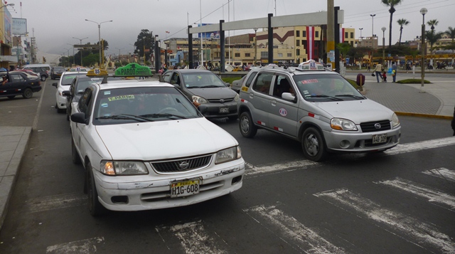 Jefe de Transporte aseguró que no entregará más concesiones de rutas