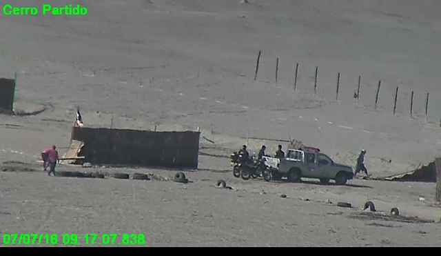 Policías son grabados aparentemente custodiando a traficantes de terrenos en Nuevo Chimbote