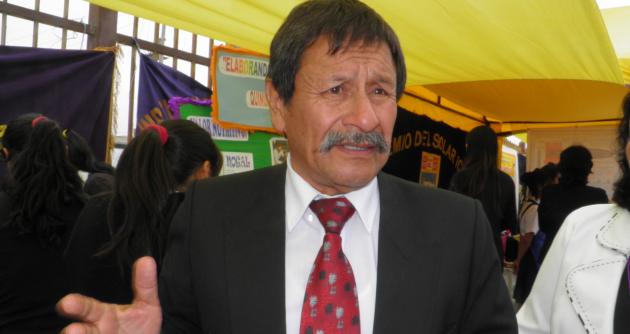 Profesor Francisco Domínguez Timoteo asumió hoy la dirección de la UGEL Santa 