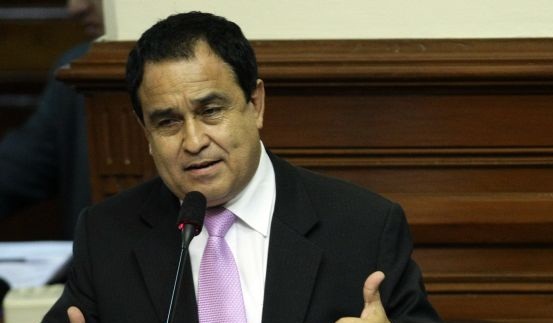 Presidente del Congreso rechaza vinculación con César Álvarez