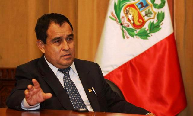 Otárola plantea concurso para trabajar en el Congreso de la República