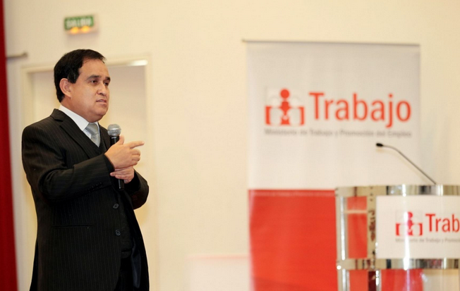 Ministro de Trabajo: "En debate debe primar intereses de los jóvenes desempleados"