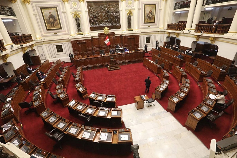 Frente Amplio pide a Manuel Merino explicar llamadas a altos mandos militares