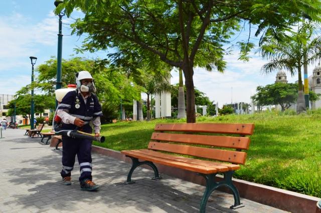 Municipio de Nuevo Chimbote realiza campaña de fumigación en diversos pueblos 