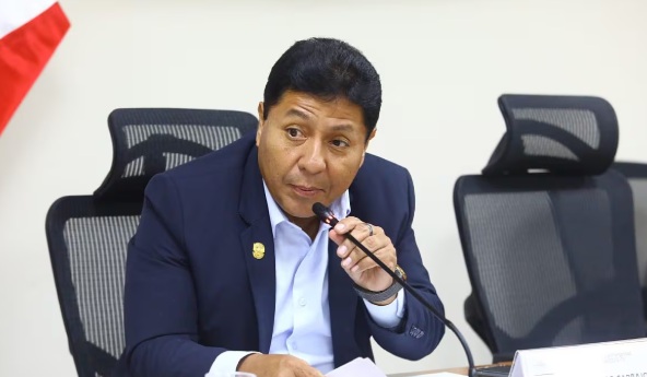 Congresista Raúl Doroteo es denunciado por su padre por agresión física