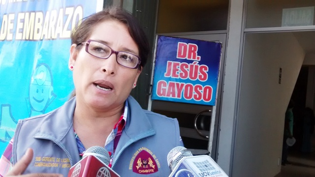 Multan a 44 establecimientos del centro de Chimbote por no cumplir con embanderamiento