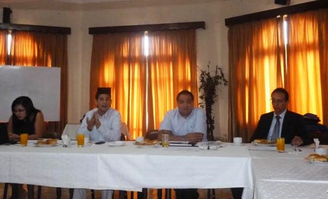 Funcionarios de la ONP explican la ley de seguridad de los pescadores