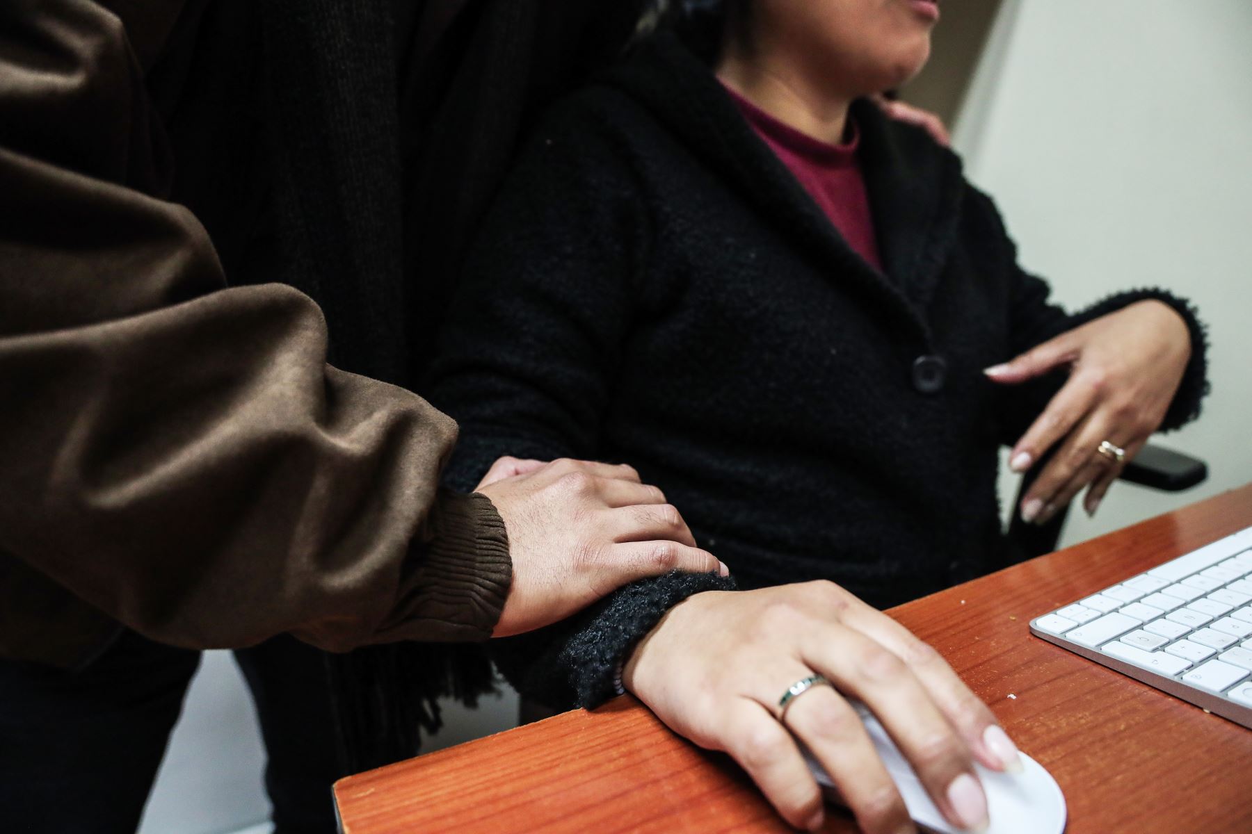 Funcionarios y servidores pueden recibir hasta 8 años de cárcel por acoso sexual