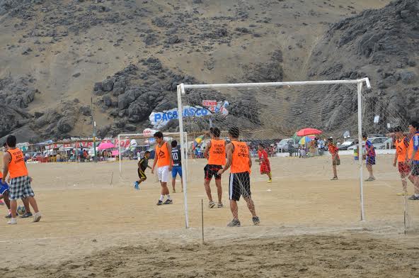  Campeonato de vóley y fútbol playa en Nuevo Chimbote