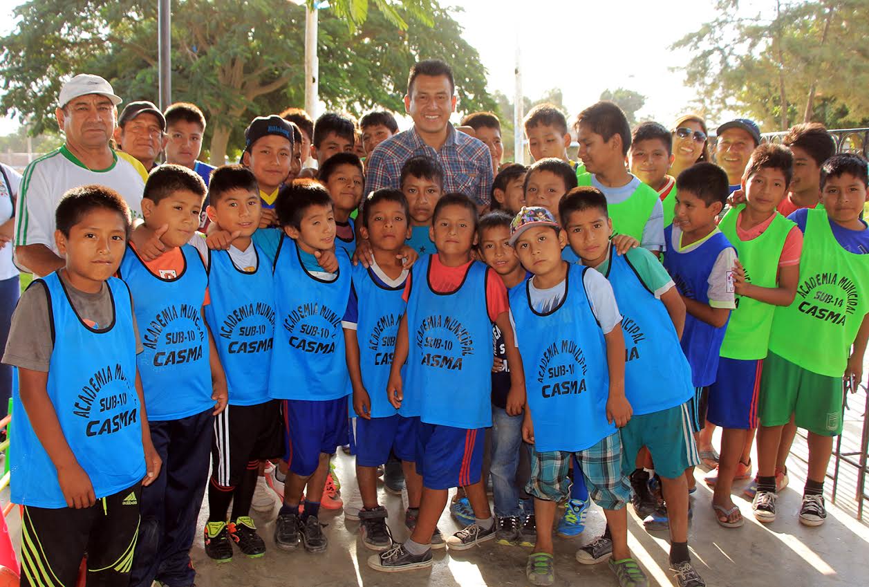  Municipalidad de Casma abre escuela de fútbol en Huanchuy