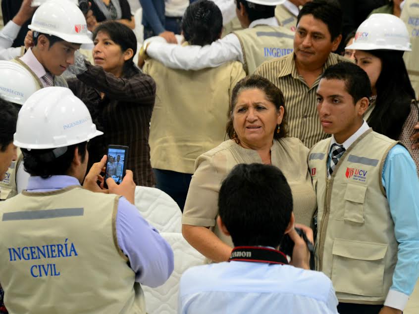 Estudiantes de Ingeniería de la UCV participaron en  imposición de chalecos