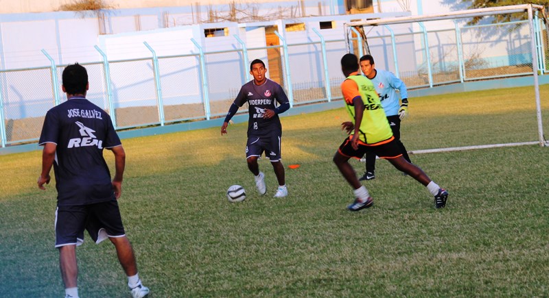 Cevasco y Barrena descartados para choque ante la “U”, Velásquez y Pereyra en duda