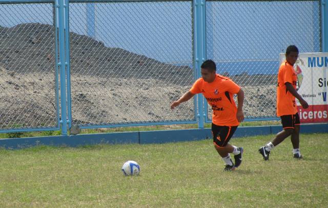  Gálvez viajó esta tarde a Trujillo sin Mezarina para choque con Vallejo