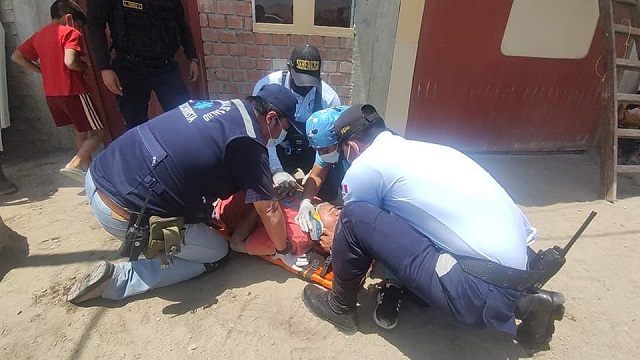 Gasfitero resultó herido al car del techo de una vivienda en Nuevo Chimbote