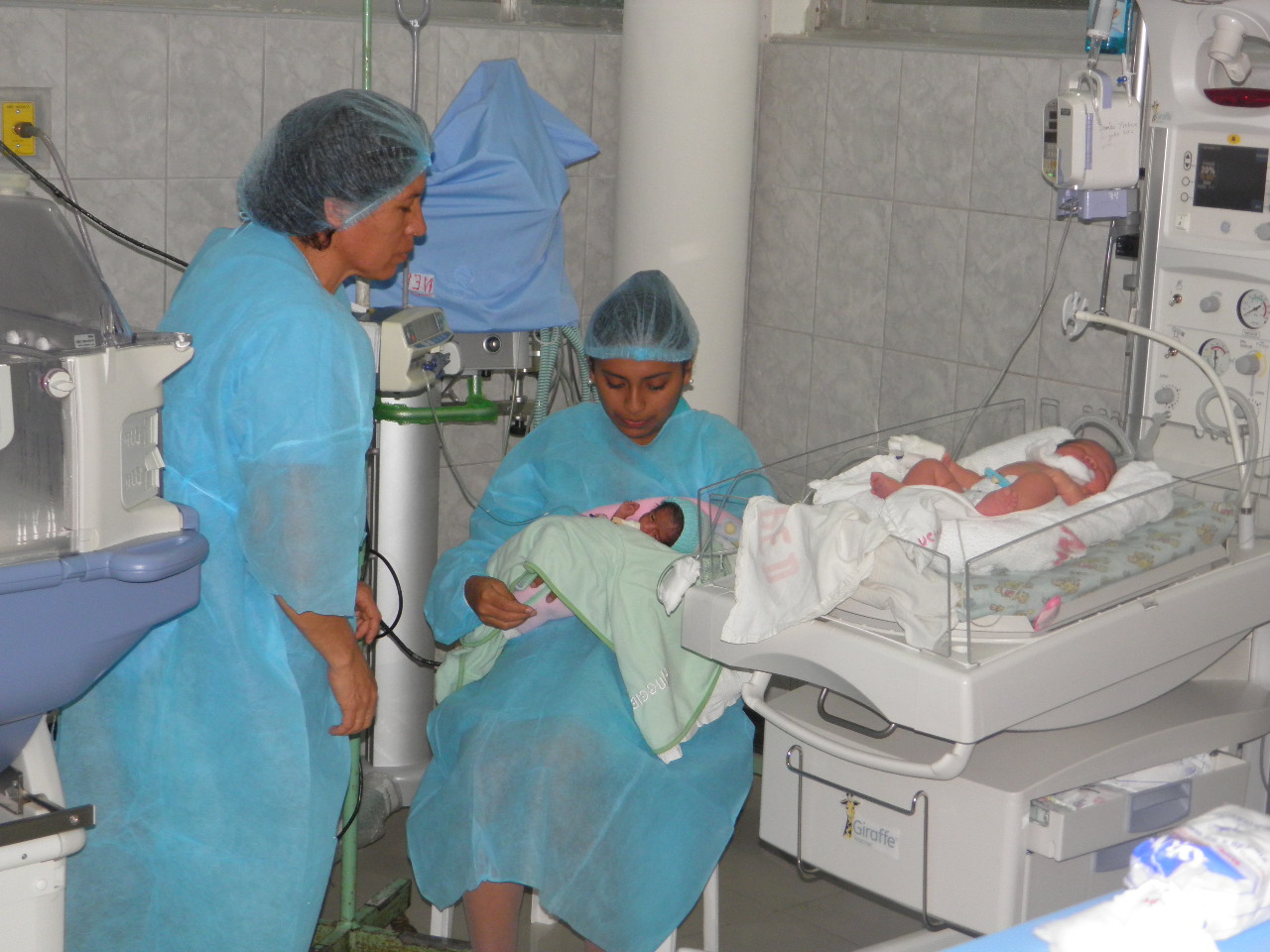 Chimbote: en “La Caleta” necesitan apoyo para transferir a gemelo que nació prematuro 