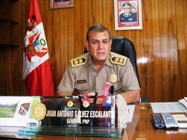 General Gálvez dice estar satisfecho con órdenes de prisión para 3 policías de Chimbote