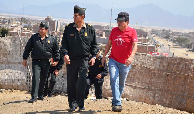 Reducen personal en unidades policiales y ahora patrullarán a pie en calles de Chimbote