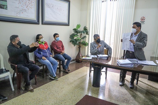 Alcalde expuso proyectos culturales y anunció que sala de arte seguirá en palacio municipal 