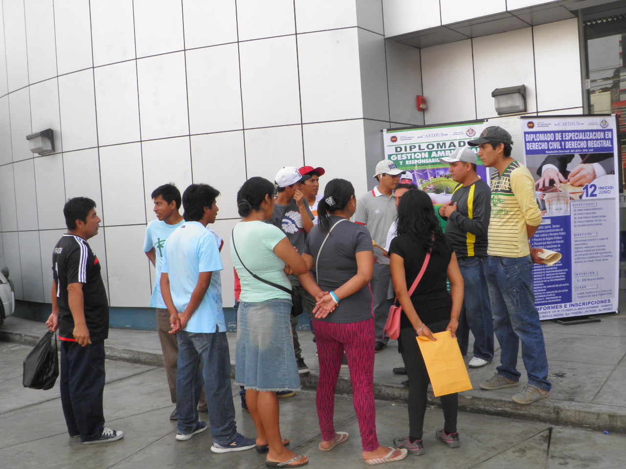 Chimbote: Trabajadores de Gerald Oropeza vuelven a exigir pagos atrasados 