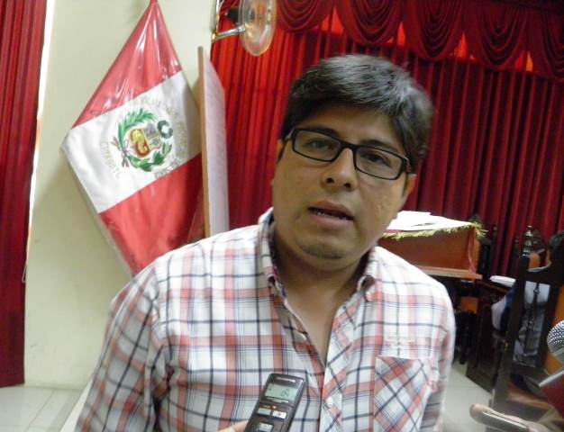 Gerente de Obras de la comuna provincial asegura que fue ratificado en el cargo‏ 