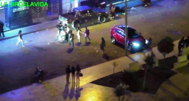 Nuevo Chimbote: jóvenes protagonizan gresca fuera de discoteca