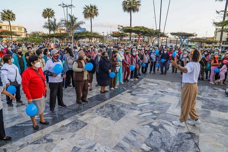 Más de 50 personas del centro integral del adulto mayor participaron en “bailetón de jóvenes maduritos”