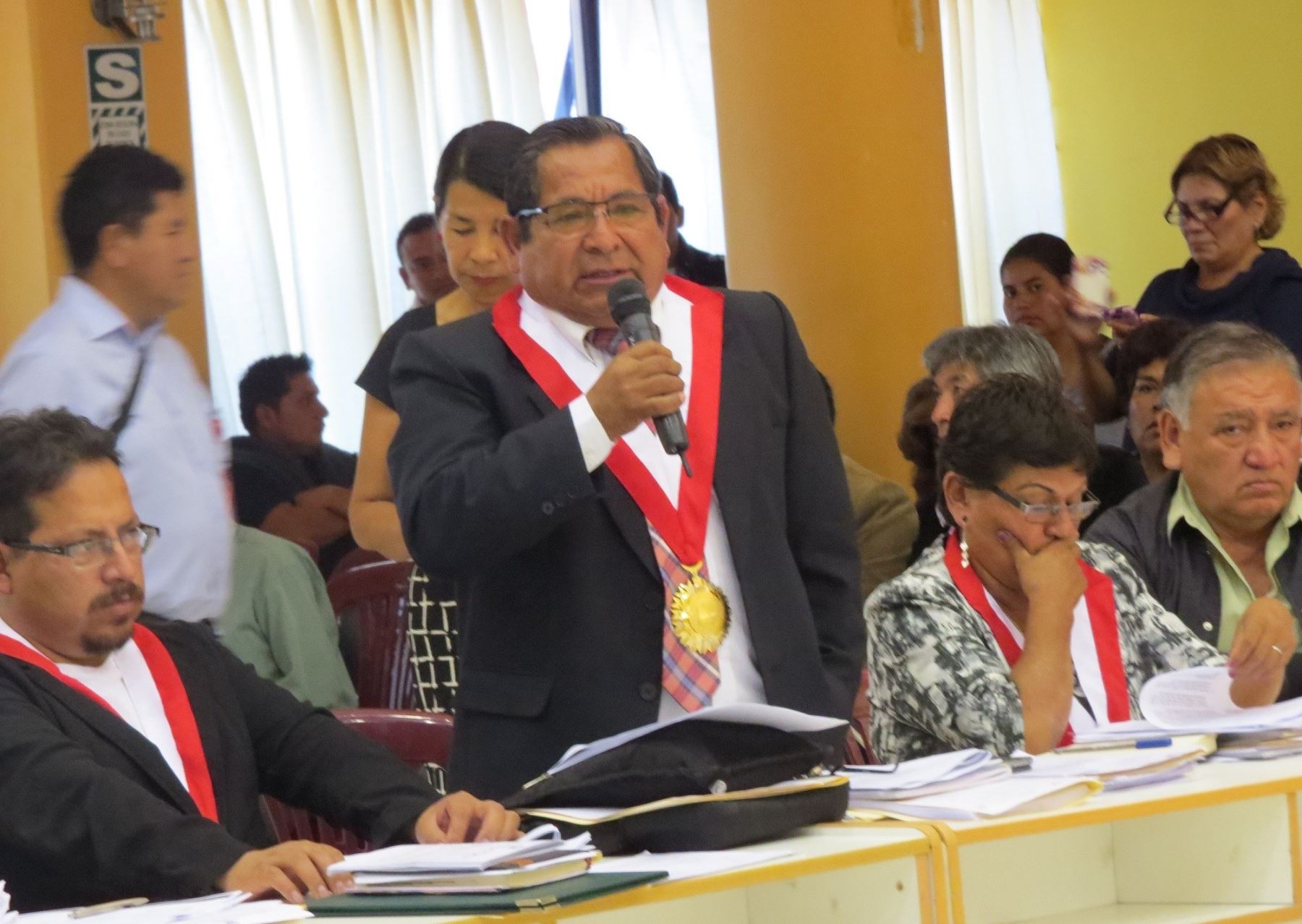 Convocan a gobernador de Áncash para informar sobre adquisiciones y gastos tras "El Niño Costero"