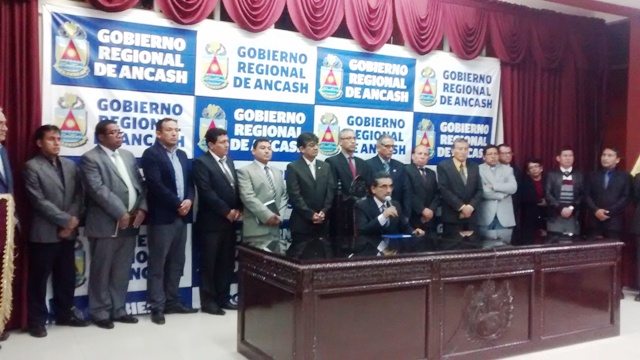 Waldo Ríos presentó funcionarios del GRA y dice que delegó funciones porque son “entendidos”