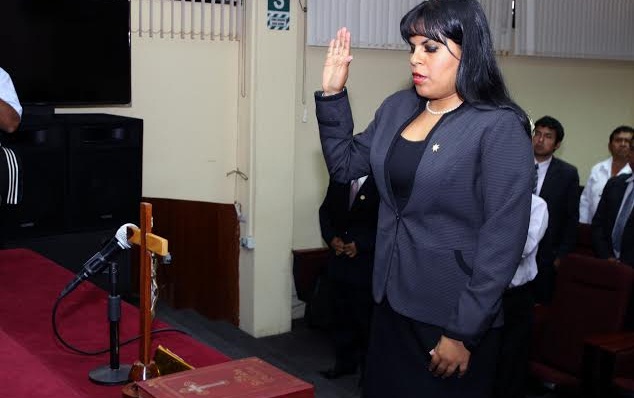 Gobernadora de Chimbote asume cargo y compromiso de trabajar por la seguridad ciudadana