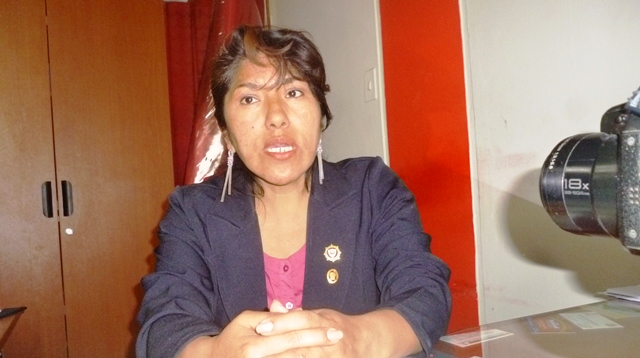 Suspenden a gobernadora Yolanda Lara por haber abandonado sus labores como maestra