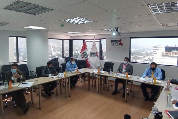 Gobernadores regionales esperan poderse reunir con Pedro Castillo y Keiko Fujimori  