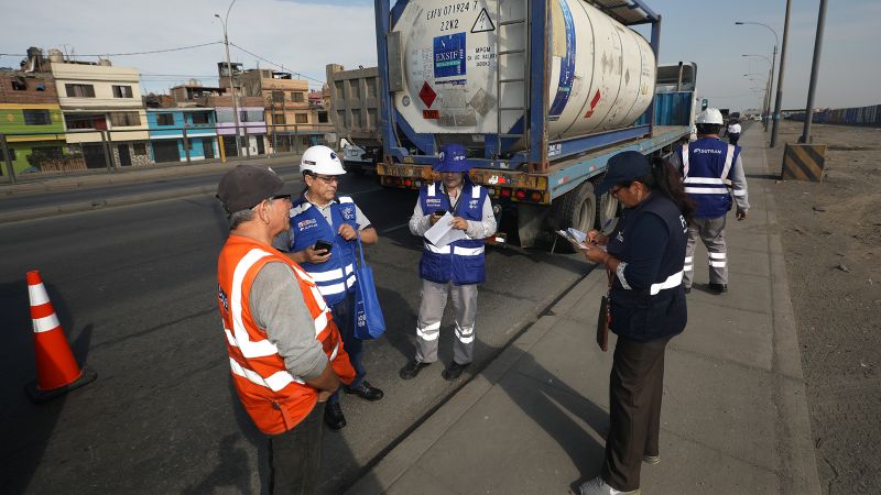 Transportar materiales o residuos peligrosos sin autorización se multa con más de S/50 000