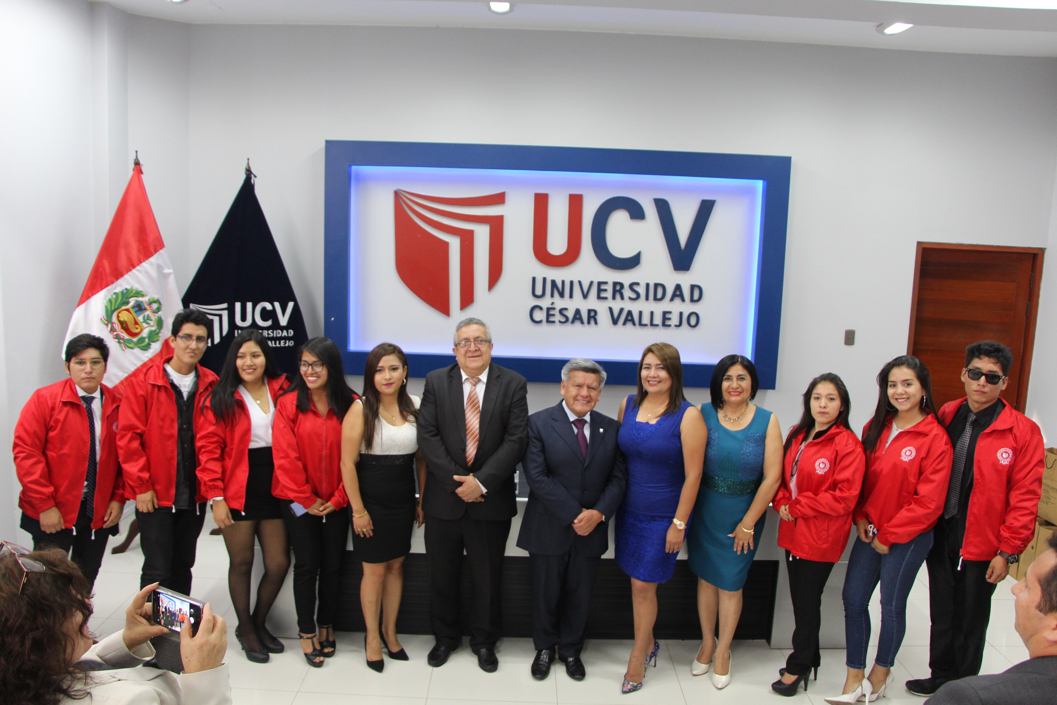 Dieciséis universitarios chimbotanos cursarán estudios en el  extranjero