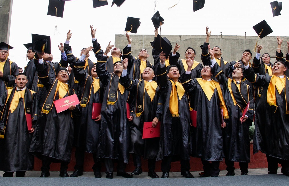 Ventajas de estudiar una carrera universitaria 