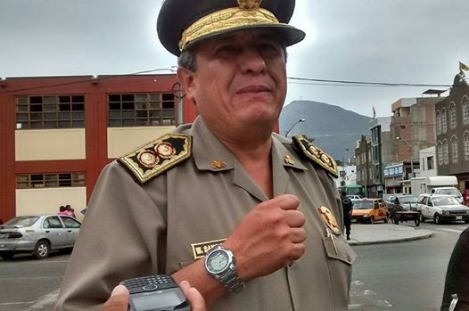 Investigarán a policía que manejaba minivan en la que murió presunto narcotraficante