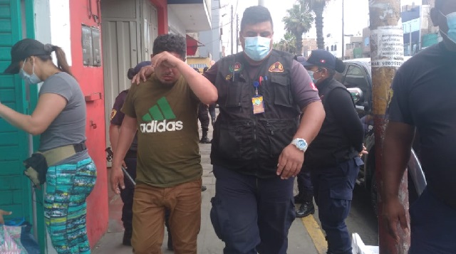 Agentes del serenazgo intervienen en Chimbote a venezolanos y un peruano por gresca