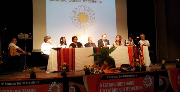 El papa respalda  a las comunidades de base por su "compromiso evangelizador”