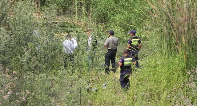 Bañistas hallan cadáver de hombre de 30 años cerca al río Lacramarca