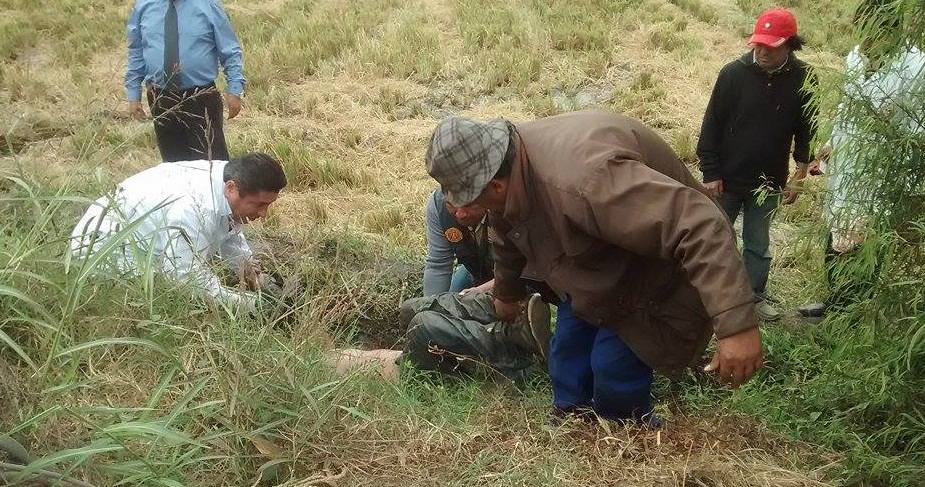 Hallan cadáver de hombre estrangulado en carretera hacia Cambio Puente