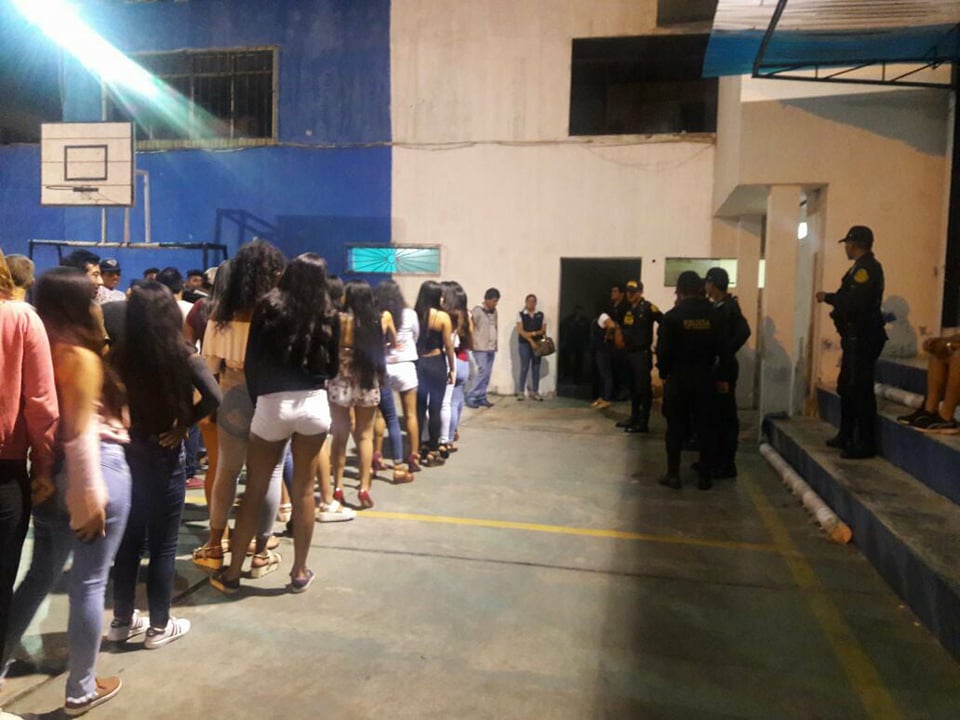 Fiscalía y municipio hallan 12 menores en discoteca Malecón Bar de Chimbote