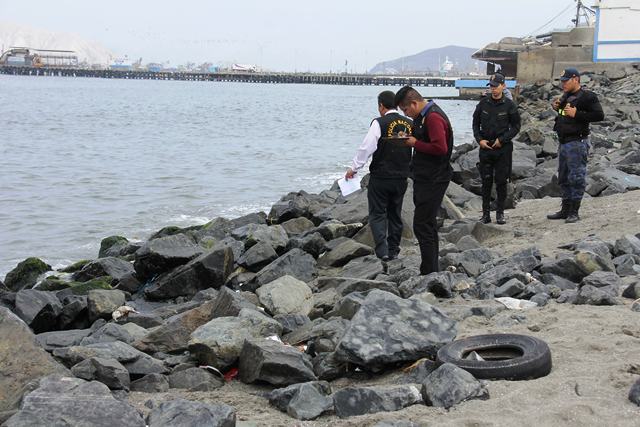 Hallan bebé prematuro sin vida en las rocas del malecón Grau de Chimbote