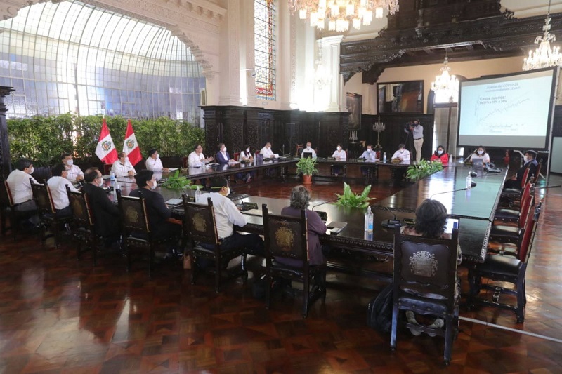 Presidente Vizcarra: “Hay tendencia a la baja en la curva de contagios en el país”