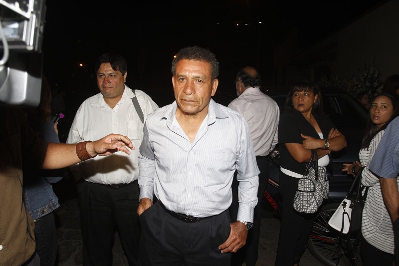 Héctor Chumpitaz presenta mejoría y da batalla al coronavirus