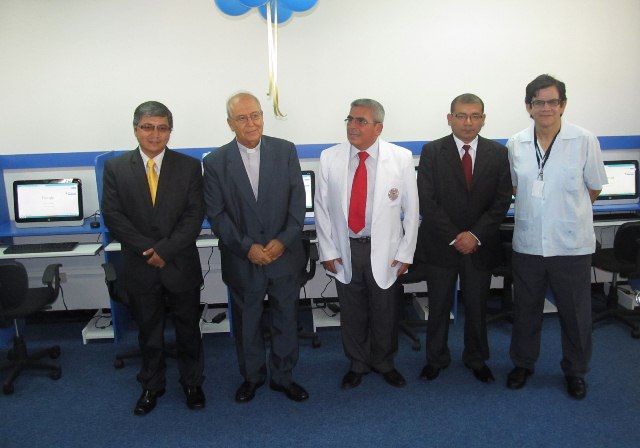 Uladech Católica dona equipos tecnológicos a biblioteca virtual de Hospital III de Essalud