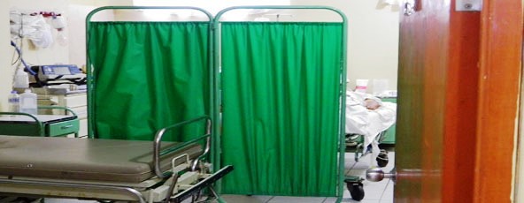 Albañil podría perder su pierna izquierda luego de que pared la cayera encima en Pallasca