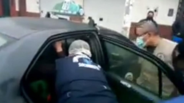 Pasajero fue evacuado a hospital tras choque entre colectivo y camioneta en Nuevo Chimbote