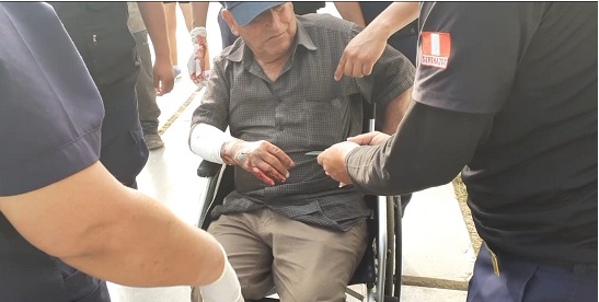 Serenos socorren a sexagenario que se cortó el brazo al caer al pavimento en Chimbote