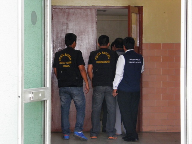 Asaltan a trabajadora de empresa Austral Group, le roban 5 mil soles y hieren de un balazo a chofer